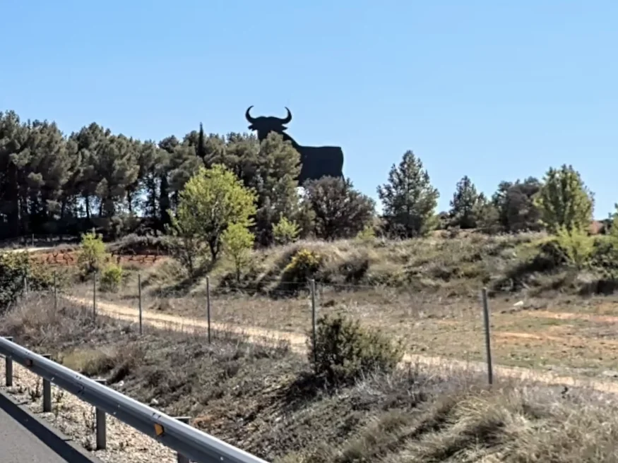 Stierskulpturen, Autobahn, 